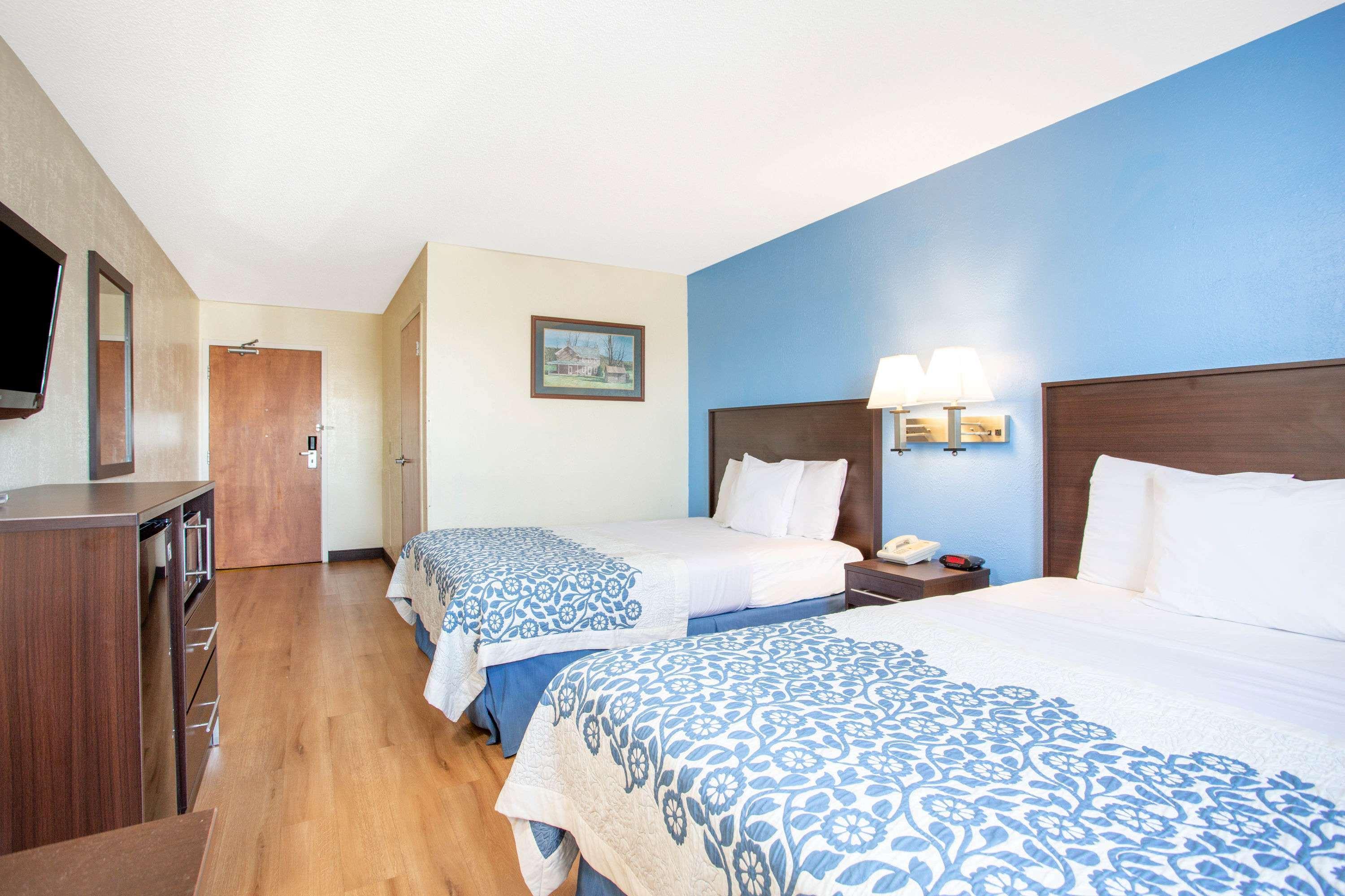 Days Inn By Wyndham Lancaster Pa Dutch Country Ronks Exteriér fotografie